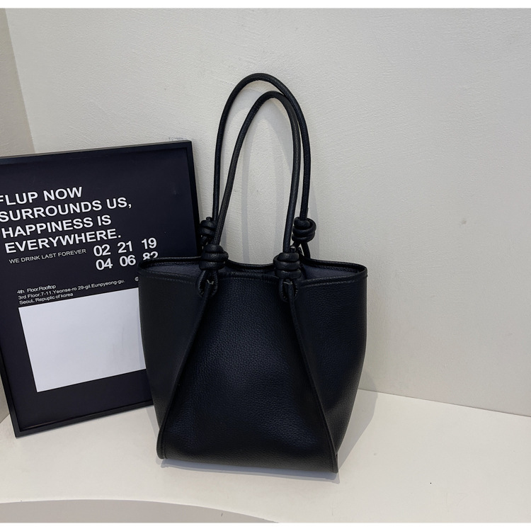 Free shipping designer Spring Summer Niche Large Capacity Shoulder Bag for Women Korean High-End Tote Bag 2025 New Versatile Fashion Handbag