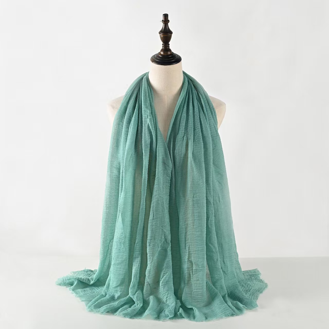 T1153 Pleated solid color cotton and linen scarf shawl natural wrinkle ladies scarf Middle Eastern headscarf