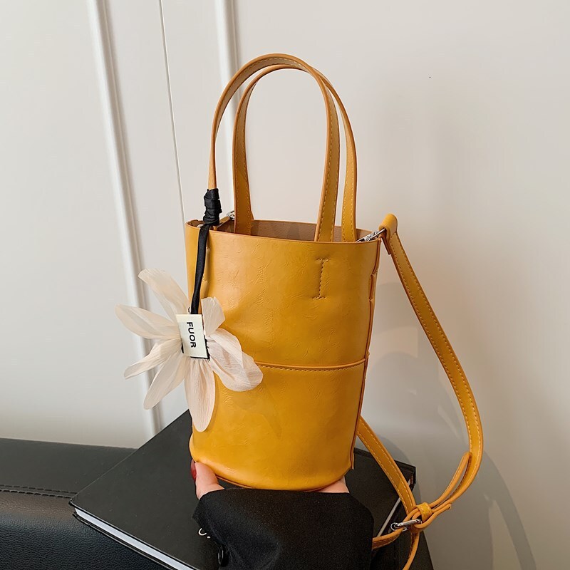 Free shipping designer Mini Handbag Small Bag Women 2025 New Fashion Phone Bag High-end Crossbody Bag Compact Exquisite Bucket Bag