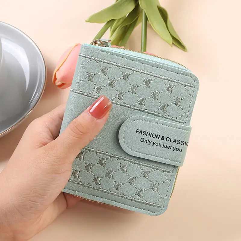 Short Wallet For Wen 2025 Fi Simple New Large Capacity Versatile Color Cluh Zipper Buckle Coin Purse Women Bag Y250707