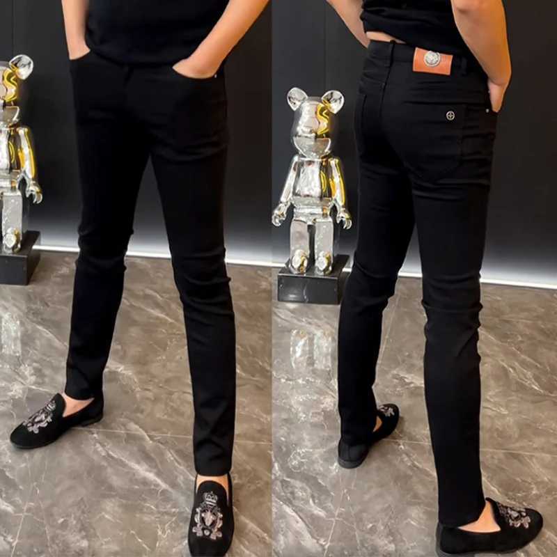 European Fashion White Jeans Men 2024 Summer Solid Color Streetwear Biker Elastic Skinny Zips Simple Casual Long Denim Trousers XJ250707