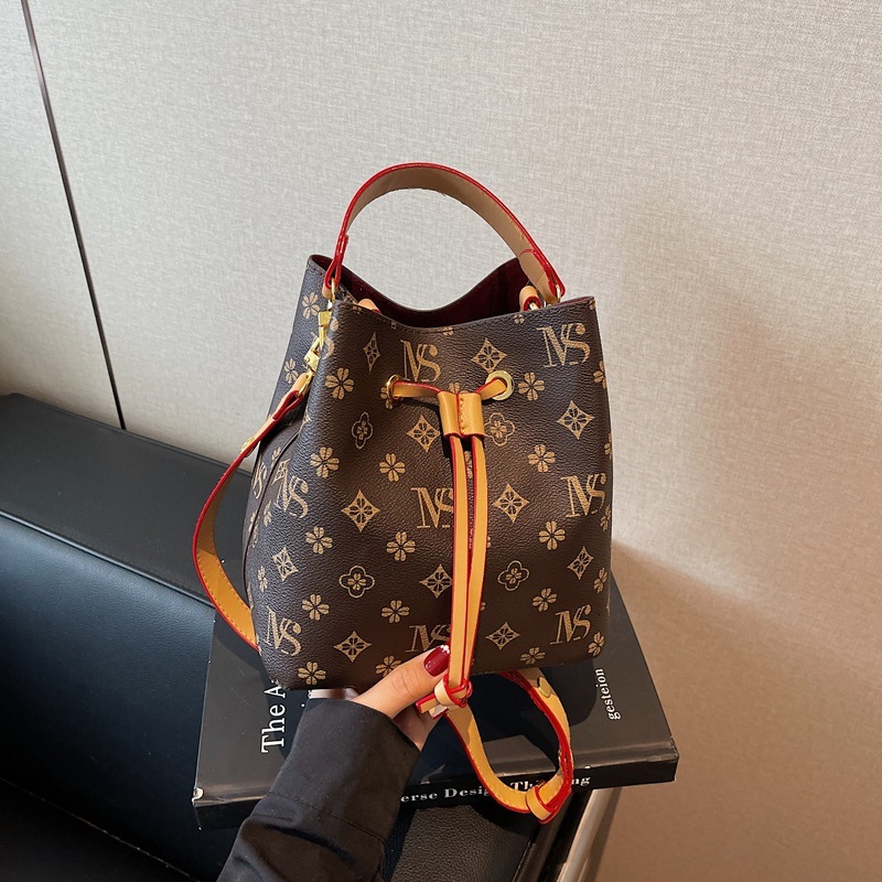 Free shipping designer Crossbody Bag 2025 Summer New Versatile Niche Light Luxury High-End Vintage Bucket Bag for Women Trendy Ins Style
