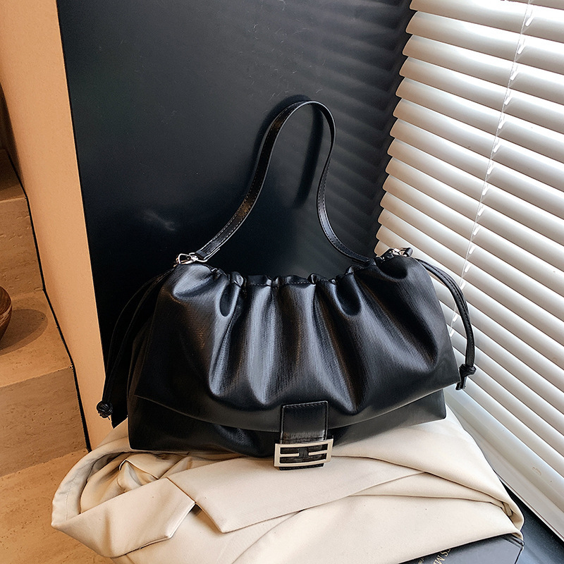 Free shipping designer 2025 New Glossy Texture Wrinkled Cloud Single Shoulder Bag Underarm Bag Fashion Versatile High-end Crossbody Bag Women Bag Hot