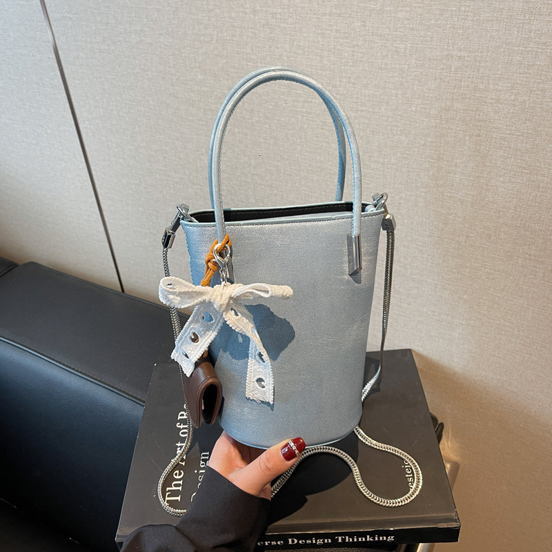 Free shipping designer Korean Style Niche Design Simple Crossbody Bucket Bag for Women 2025 Spring New High-Quality Versatile Phone Bag