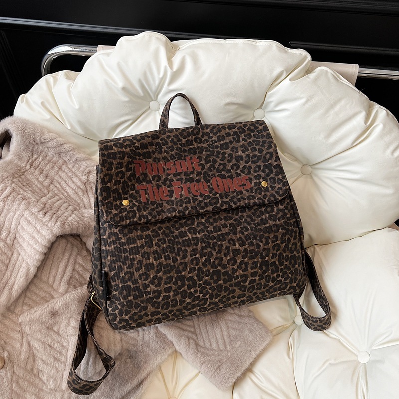 Free shipping designer 2025 New Leopard Print Backpack Simple Handbag Casual Large Capacity Travel Backpack Hot Girl Bag Student School Bag Trendy