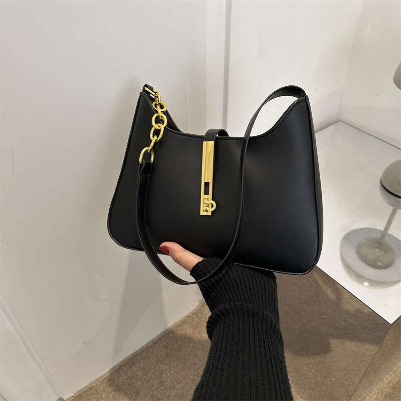 2025 Winter New INS French Niche Texture for Women Solid Color PU Underarm Commuter Versatile Crossbody Bag