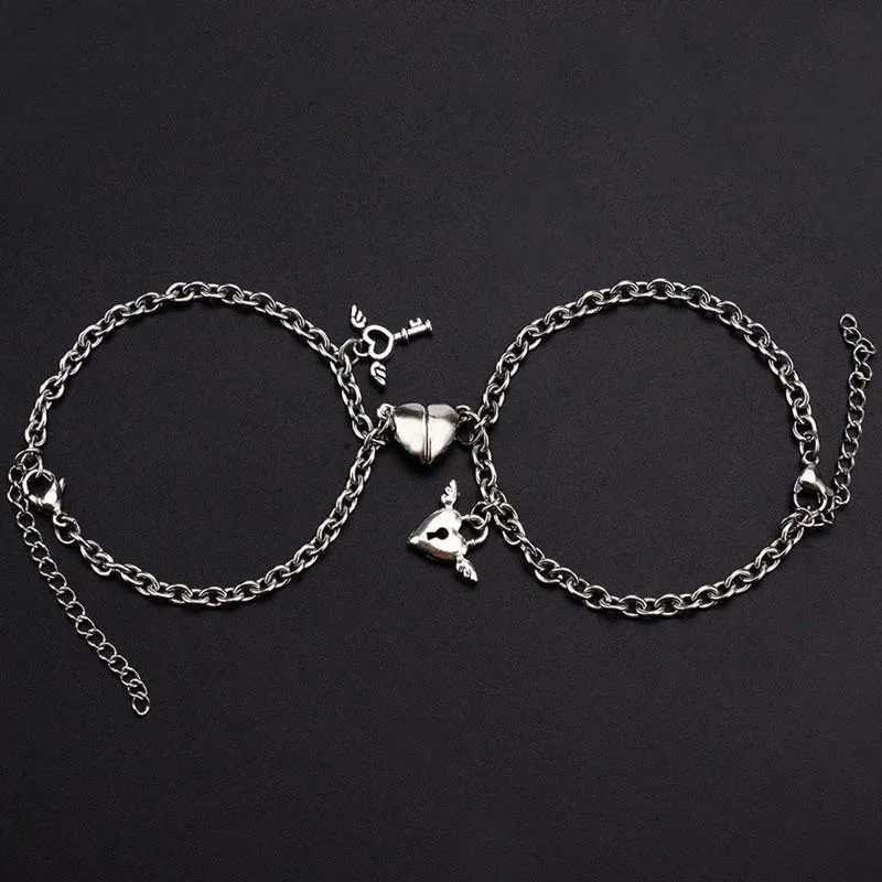 2 PCS/Set New Fashion Couple Bracelets Heart Shaped Distance Magnet Attraction Bracelet for Women and Men Paired Bracelets Gift XJ250707