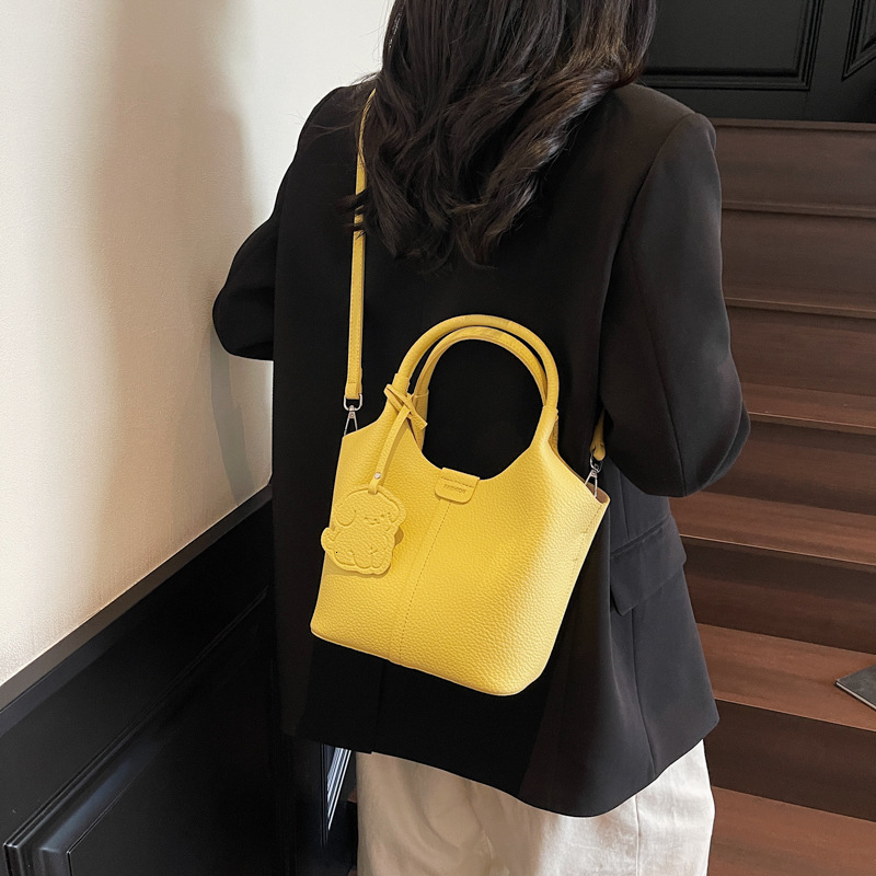 Free shipping designer Spring Summer Dopamine Handbag Small Tote Bag for Women 2025 New Fashionable Stylish Shoulder Bag Bucket Bag Niche Crossbody Ba