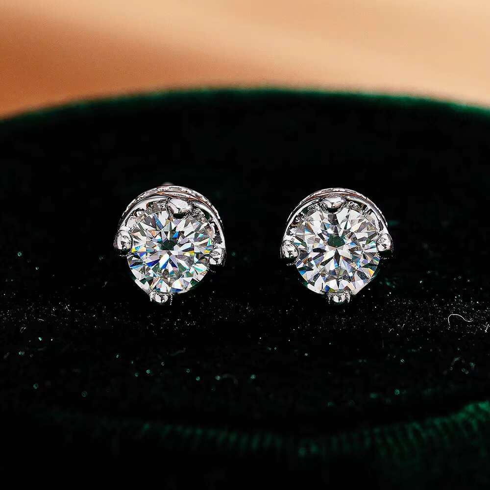 Luxury 18K Gold Plated 925 Sterling Silver 5mm 0.5ct VVS Moissanite Diamond Halo Solitaire Stud Earrings for Women