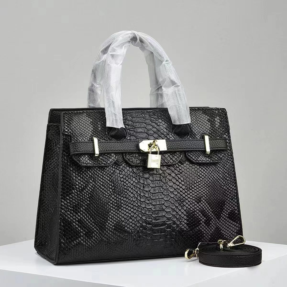 Designer 2025 Fashion Large Capacity Women's Handbag High End Shoulder Bag Multi Functional Shining Leather Stone Pattern Small Square Bag