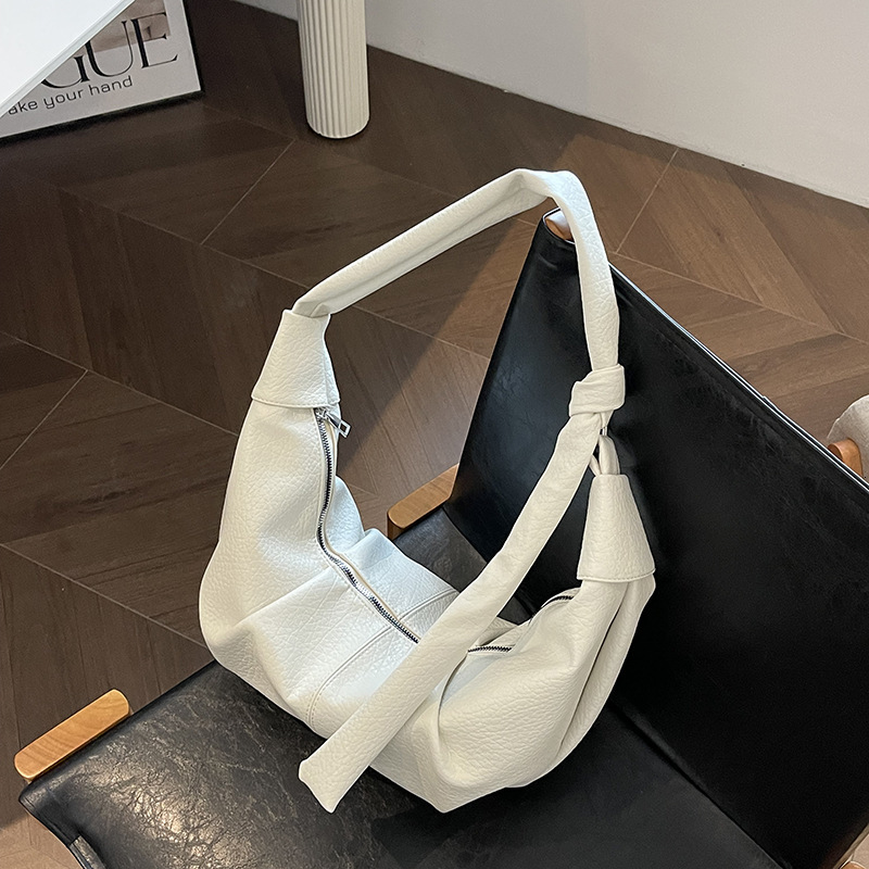 Free shipping designer Korean Style INS Large Capacity Retro Soft Leather Wrinkled Dumpling Bag Lazy Style Casual Versatile Horn Single Shoulder Bag C