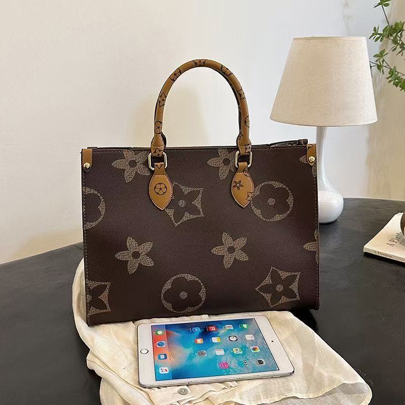 Tote Bag For Women High End Commuter Bag Fashionable Casual Shoulder Bag Designer Bag Large Luxury Bag Capacity Simple Bag Free Shipping For Women Who