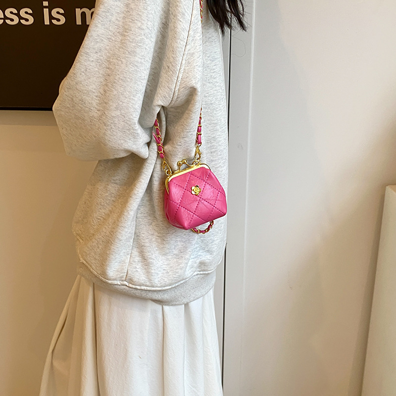 Free Shipping Designer Chanel Style Quilted Chain Crossbody Bag Women's New Versatile Fashion Simple Clutch Bag Luxury Mini Handbag