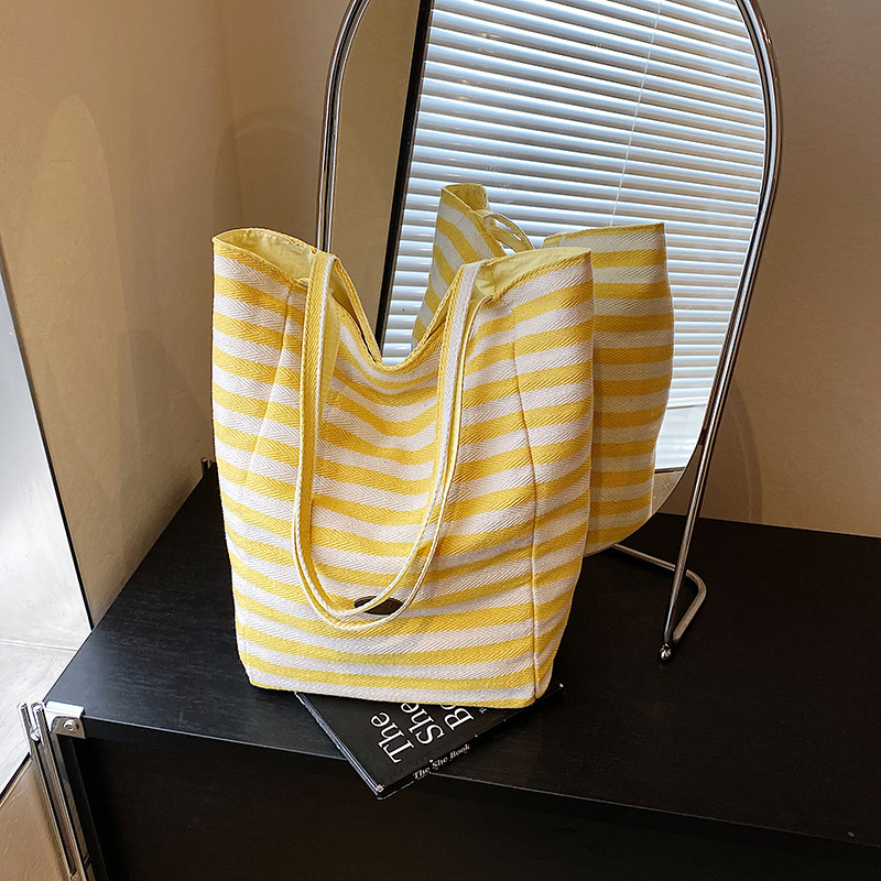 Free shipping designer Striped Canvas Bag for Women Large Capacity 2025 New Summer Versatile College Student Class Bag Simple Casual Tote Bag