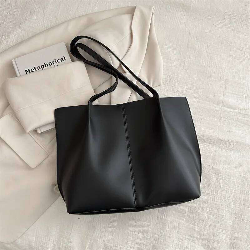 Beautiful Texture Tote Bag Niche Western Fashion Personality 2024 New Retro Commuter Handbag
