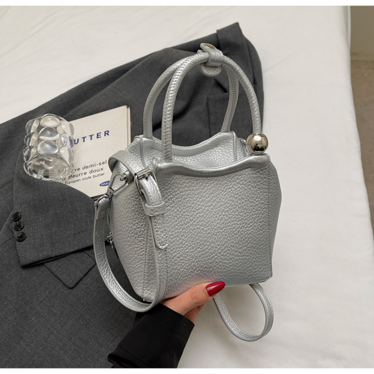 Free shipping designer Pink Handbag Small Tote Bag for Women 2025 New Spring Light Luxury Niche High-End Crossbody Bag Basket Bag Bucket Bag