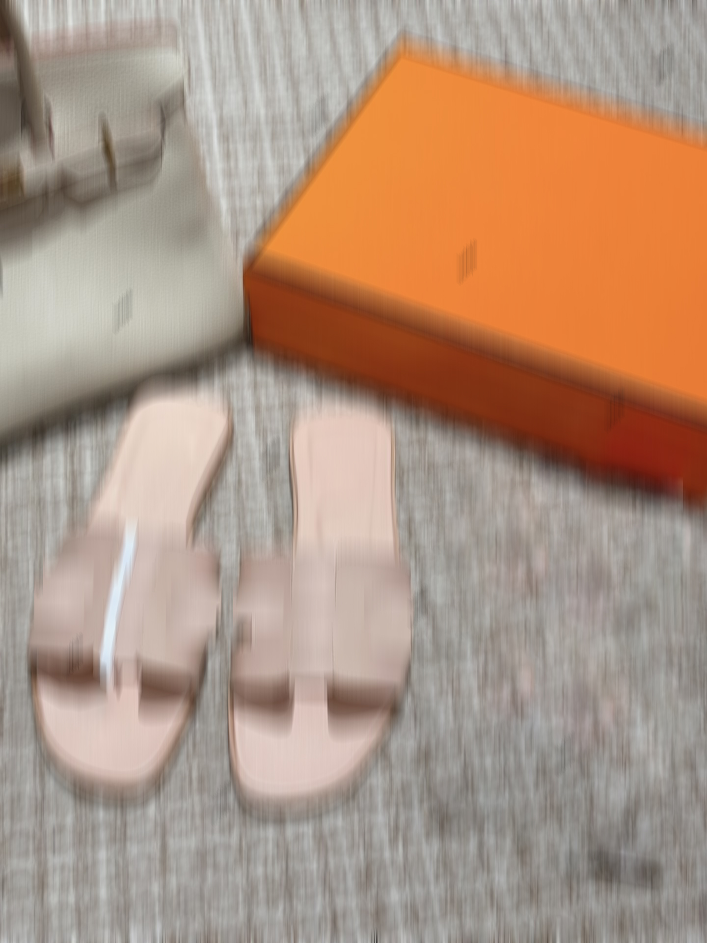 Sophistication Meets Comfort: Fashionable Evening Pumps for Every Woman