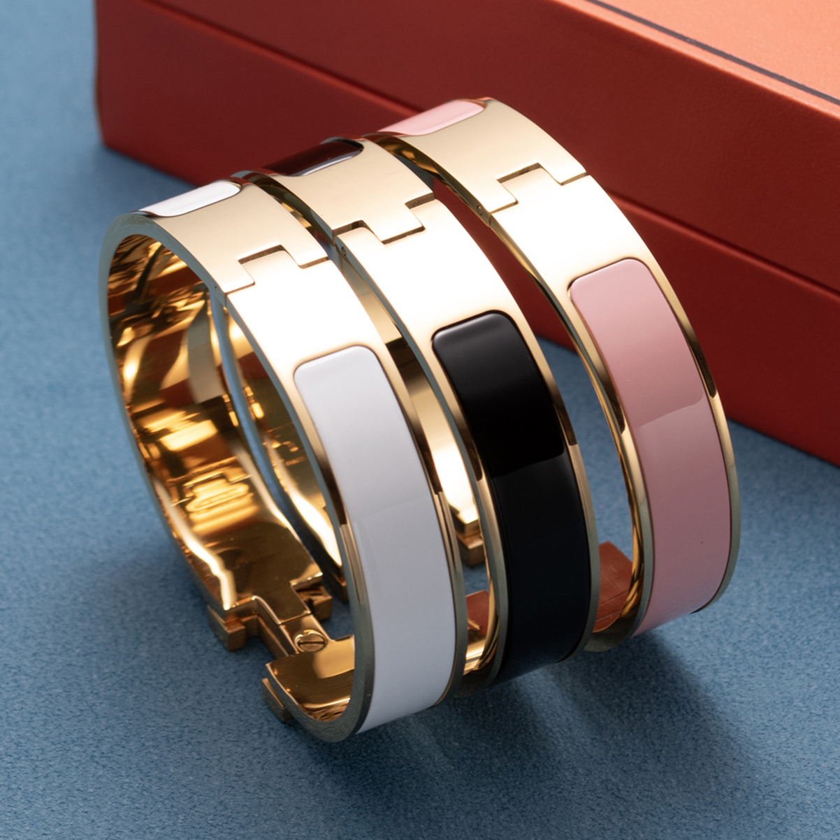 Elegant H Style Bracelet Stainless Steel with 18K Gold Plating Available in 9 Vibrant Colors Fashionable Lock Closure Jewelry for Women