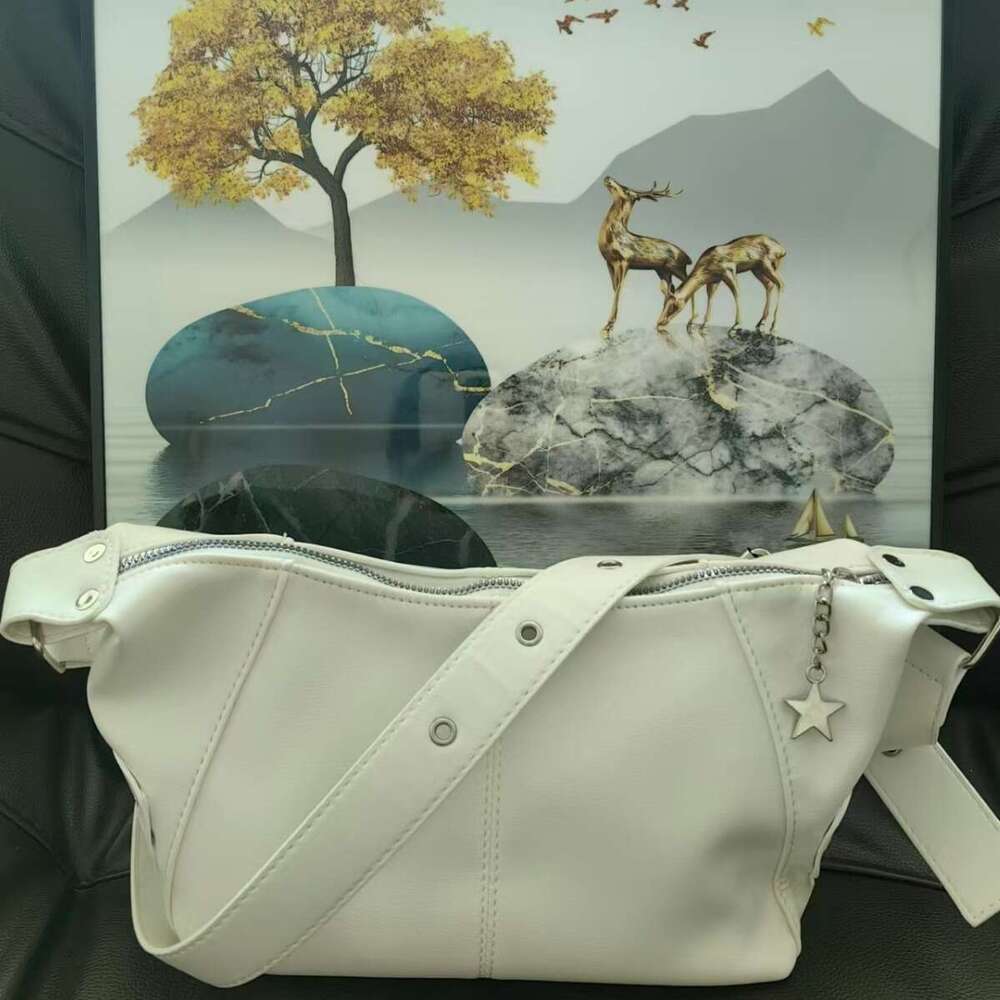 2025 New Retro Shoulder Handheld Dumpling for Women by Niche Design Cool Girl Underarm Motorcycle Bag