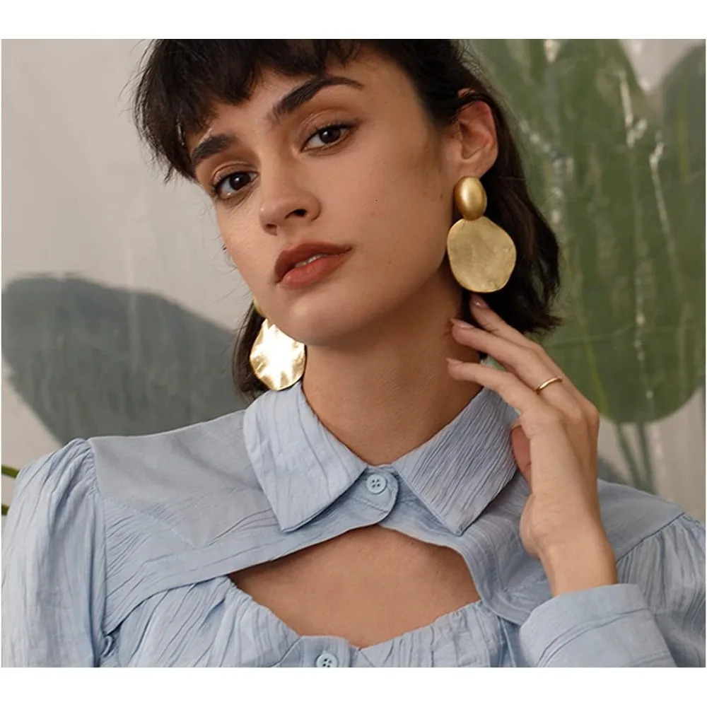 Big Disc Drop Earrings Golden Dangle Earrings Round Hammered Earring 250701