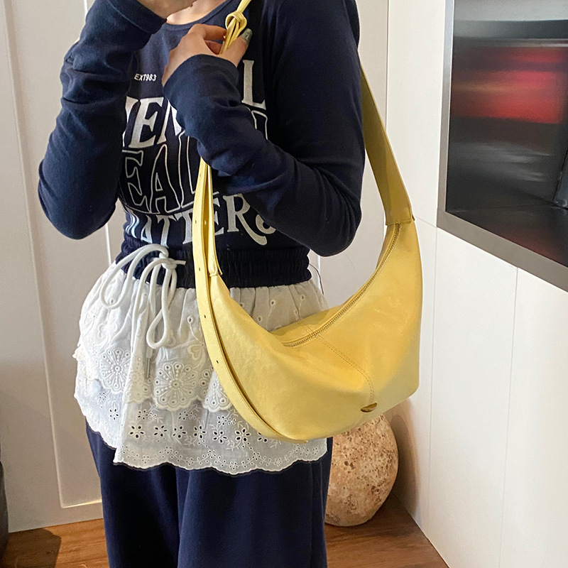 Free shipping designer Korean Version High-Quality Simple Casual Versatile Shoulder Bag Commuter Bag for Women 2025 Summer New Crossbody Dumpling Bag