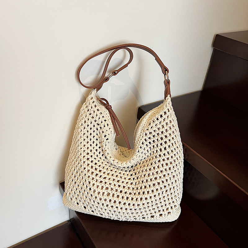 Free shipping designer Spring Summer New Small Bag Crossbody Bag 2025 New Niche High-end Woven Bag Beach Handbag Shoulder Bag for Women