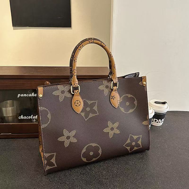 Tote Bag For Women High End Commuter Bag Fashionable Casual Shoulder Bag Designer Bag Large Luxury Bag Capacity Simple Bag Free Shipping For Women Who