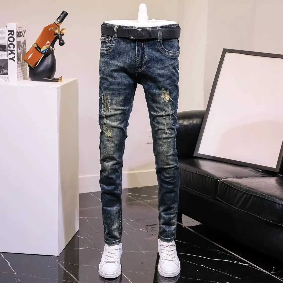 Fashion Korean Style Vintage Patched Ripped Slim Fit Jeans for Men Patches Casual Spring Autumn Denim Pants Designer Clothes Men XJ250707