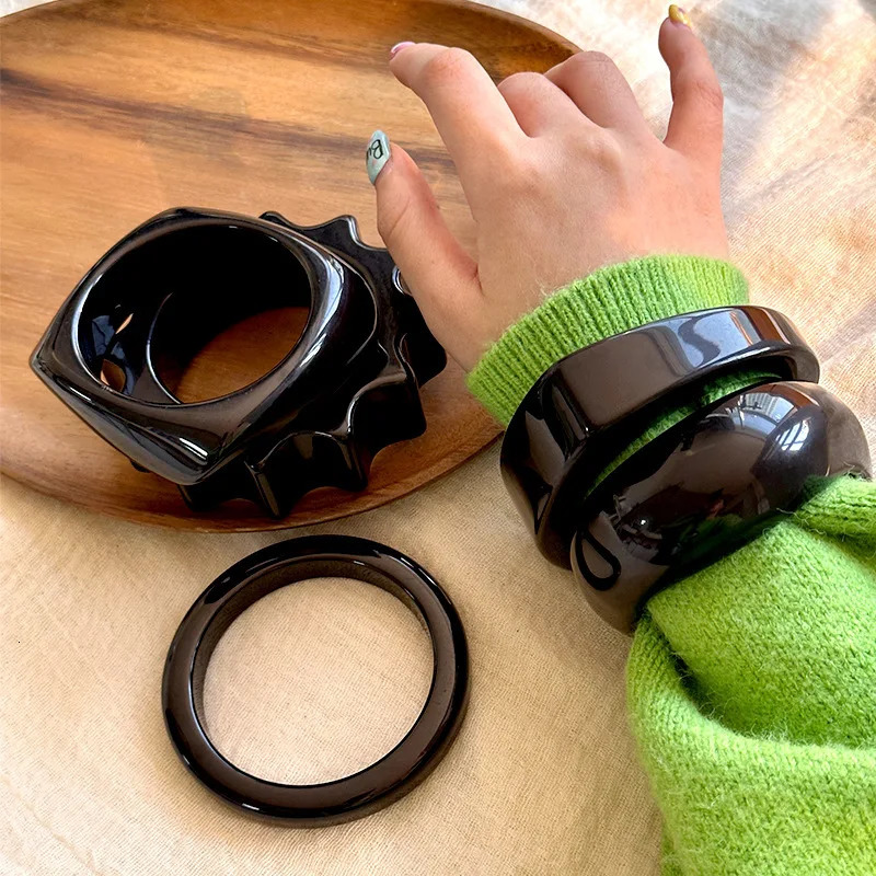 Statement Heavy Irregular Black Resin Acrylic Chunky Large Bangles For Women Geometric Wide Bracelets Girls Party Hand Jewelry 250701