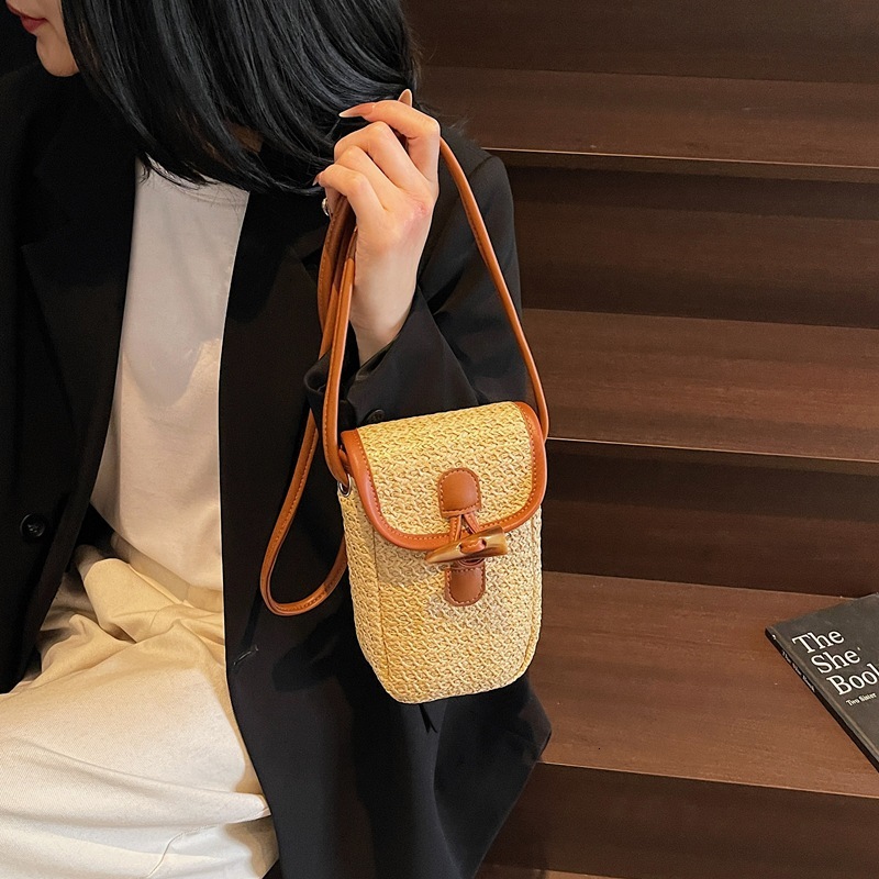 Free shipping designer Spring and Summer High-End Mini Bag for Women 2025 New Niche Design Woven Casual Versatile Phone Bag