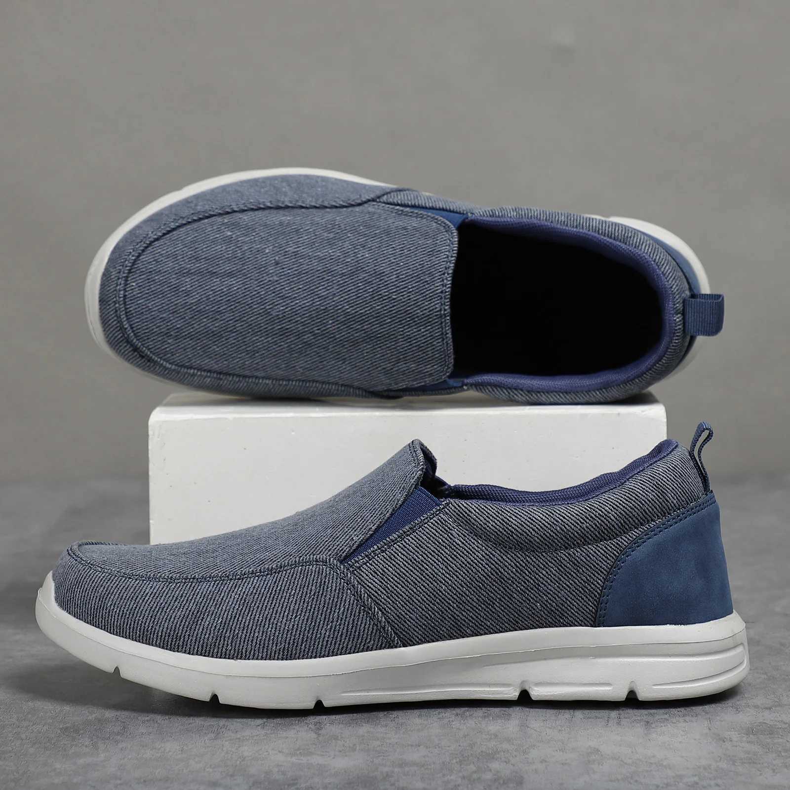 Men Shoes Summer Canvas Shoes Breathable Cfortable Outdoor Slip On Walking Sneakers Classic Loafers For Men Y250707
