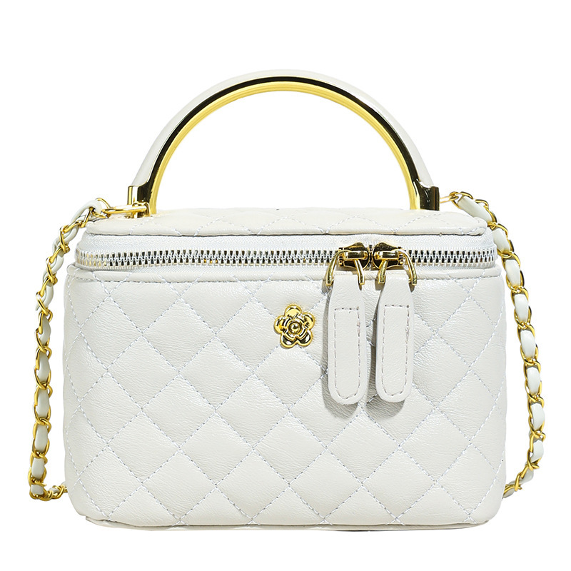 Free shipping designer Spring Summer High-End Niche Crossbody Bag Small Bag for Women 2025 New Fashion Shoulder Bag Phone Bag Quilted Box Bag