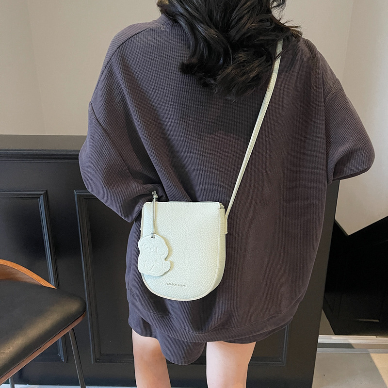 Free shipping designer High-End Versatile Small Bag for Women 2025 New Trendy Shoulder Bag Commuter Bag Simple Casual Crossbody Bag Bucket Bag Trendy