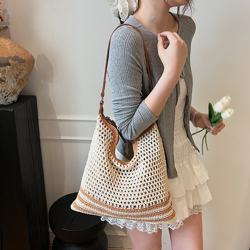 Free shipping designer Spring Summer New Small Bag Crossbody Bag 2025 New Niche High-end Woven Bag Beach Handbag Shoulder Bag for Women