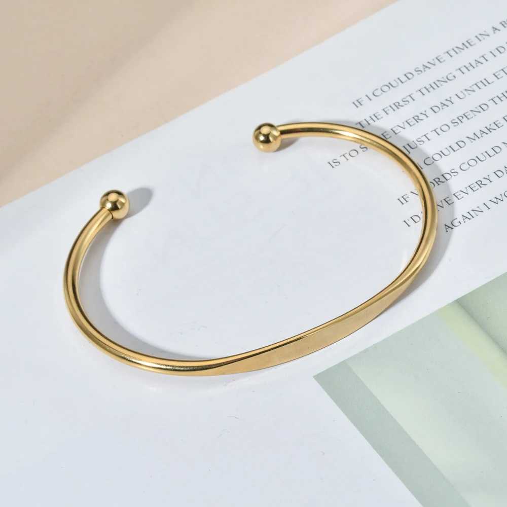 304 Stainless Steel Vintage Bangle for Men Women Cuff Bracelet Unisex Casual Bracelet Mens Jewelry XJ250707