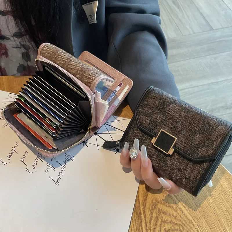 Hot S Of The Seas New Elegant Short Leather Card Holder Letter Color Block Premium Top Layer Cowhide Integrated Mti-Slot Y250707