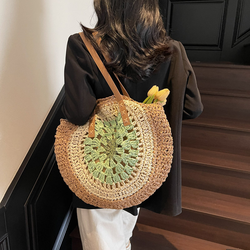 Free shipping designer Summer Round Woven Bag Straw Bag for Women Large Capacity New Beach Vacation Bucket Bag Shoulder Bag Tote Bag