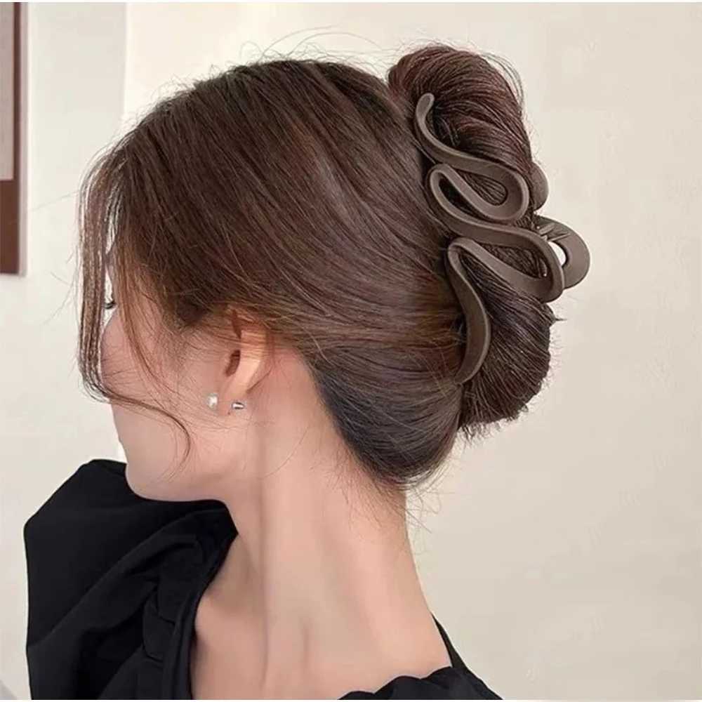 13cm Acrylic Hair Clips For Women Hairpin Matte Wave Hair Claw Clip Hair Accessories Girls Headwear 4 Colors New Z250707