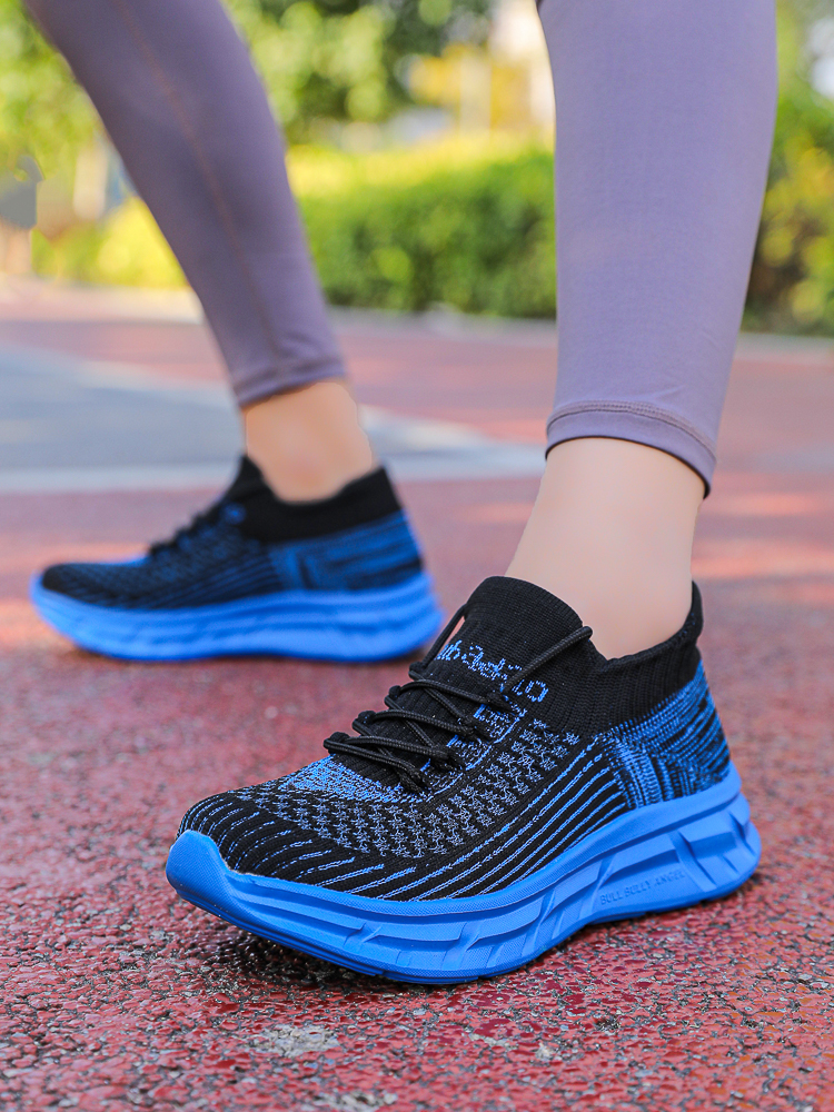 Dance shoes, new spring 2025 models for both men and women. Sports dance shoes with mesh upper, lightweight, breathable, suitable for running and squa