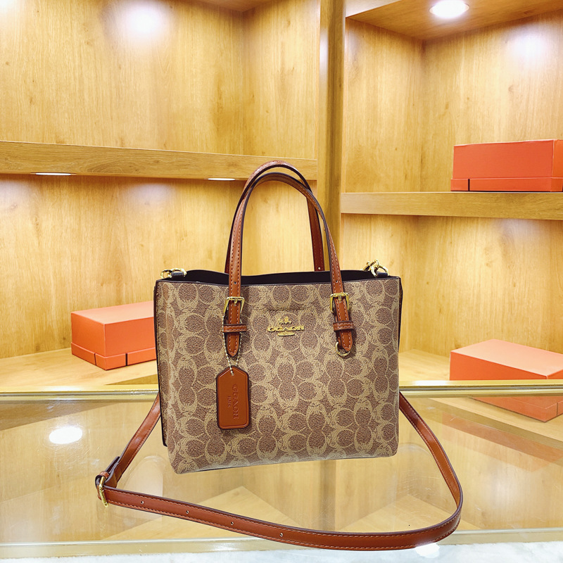 Designer 2025 New High-End Handbag Tote Large Capacity Fashion Printed Shoulder Underarm Crossbody Light Luxury Women's Bag