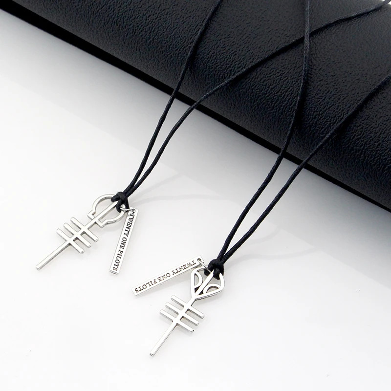 Twenty One Rock Band Necklaces Pendants Cord BFF Friends Skeleton Necklace Punk Men Women Music Hip Hop Jewelry 250704