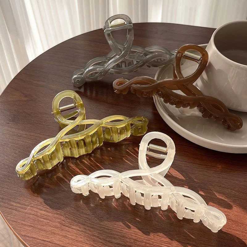 13cm Summer Large Acrylic Hair Claw Clip Korean Shark Crab Hair Clips New Oversized Hair Accessories For Women Hairpins Headwear Z250707