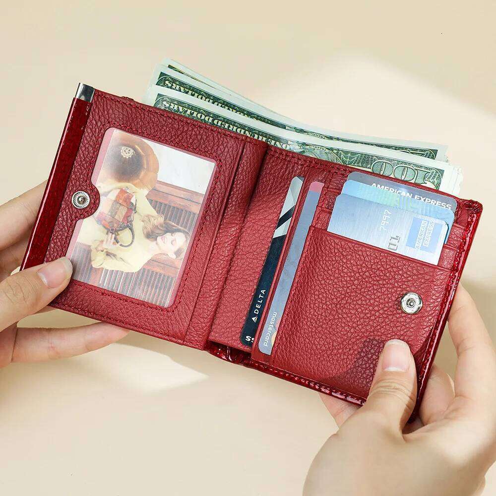 Cowhide Women's Retro Fashion Alligator Pattern Female Leather Short Clutch Bag Designer Women Gift Coin Purse