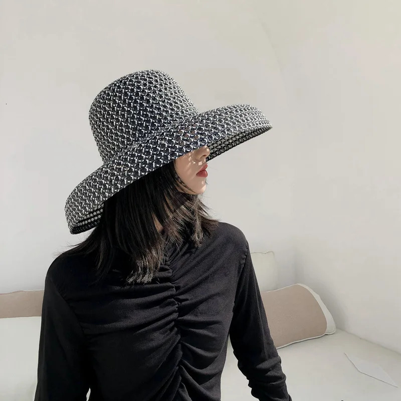 Summer PP Black and White Straw Hat Sun Sunscreen Holiday Seaside Beach Big Brim Hat 250707