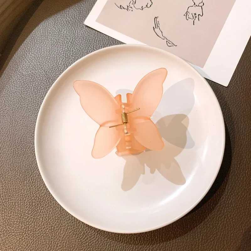 Fashion Korean Colored Matte Clear Butterfly Hair Clips Womens Small Hair Claws Elegant Shark Clips Hair Accessories Y250707