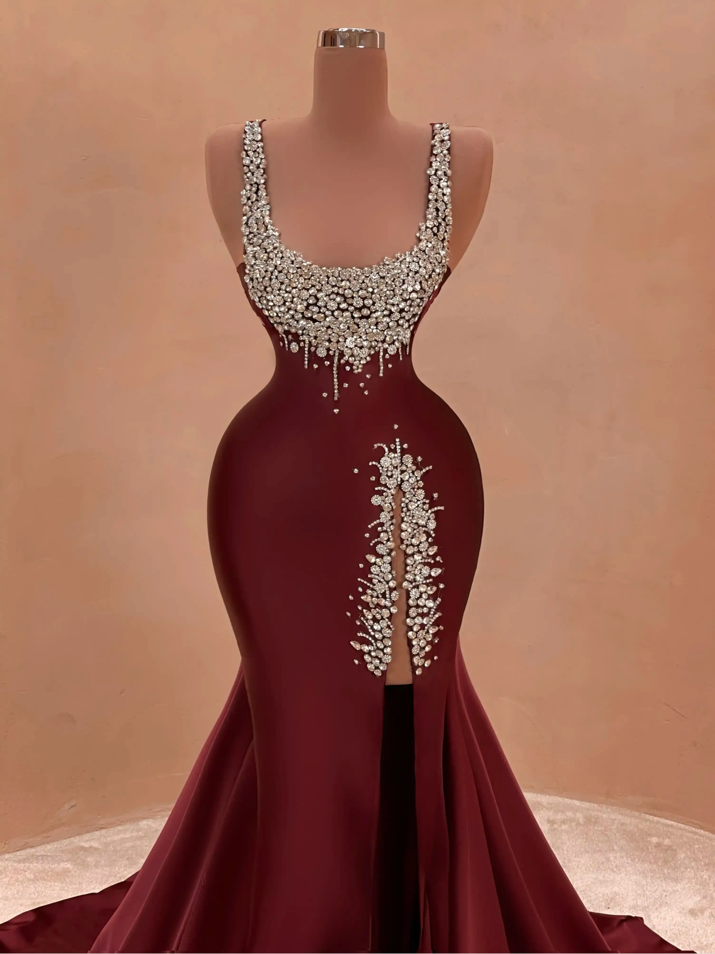 Elegant Women Evening Dresses Spaghetti Straps Sleeveless Gown Crystal Split Side Sweep Train Dress For Party Custom Made