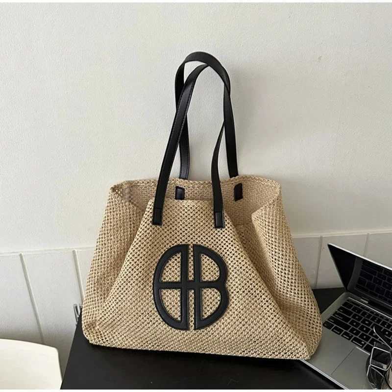 Hollow Out Knitting Tote Bag Large Capacity Handmade Shoulder Handbag Women 2023 Designer Casual Beach Bag Ethnic Style