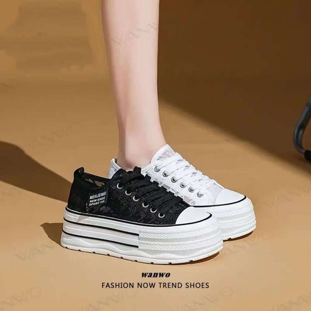 Thick-Soled Canvas for Women 2025 Spring Summer Korean Style New Trendy Platform White Casual Board Shoes