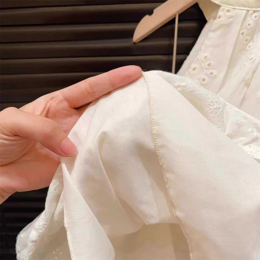 2025 Summer Bear Leader Cut-out Design Girls Dress Little Girl Fashion Sling White Holiday Medium Length Vest Dress Girls Dress R250707