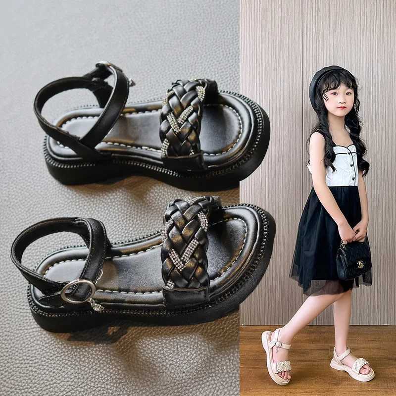 Childrens and Girls Sandals 2025 New Summer Little Girl Baby Sports Big Princess Beach Soft soled Childrens ShoesR250707